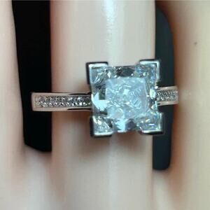 14k solid white gold CZ princess cut sparkling ring zine 7 weight 4.22g